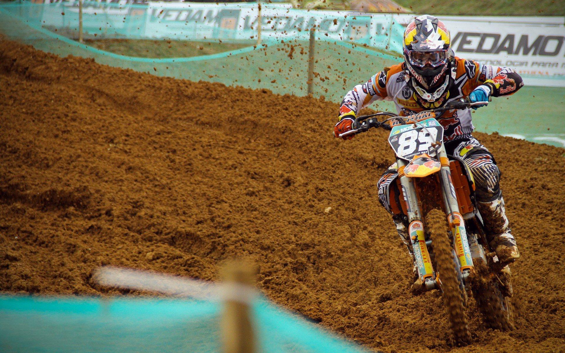 谷爱凌再创历史 自由式滑雪世界杯勇夺双冠王