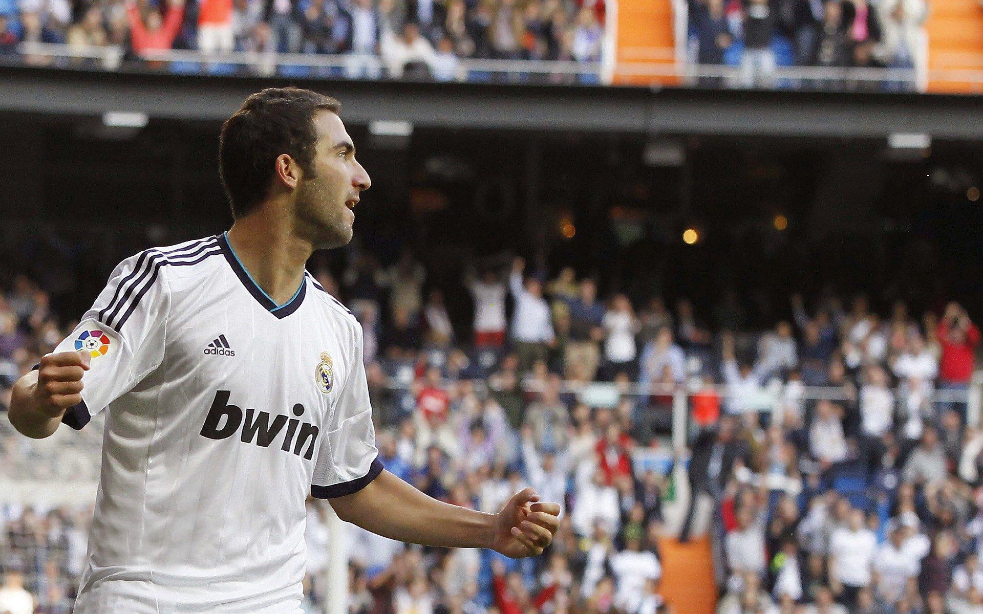 冰雪运动热潮席卷全国,青少年选手崭露头角