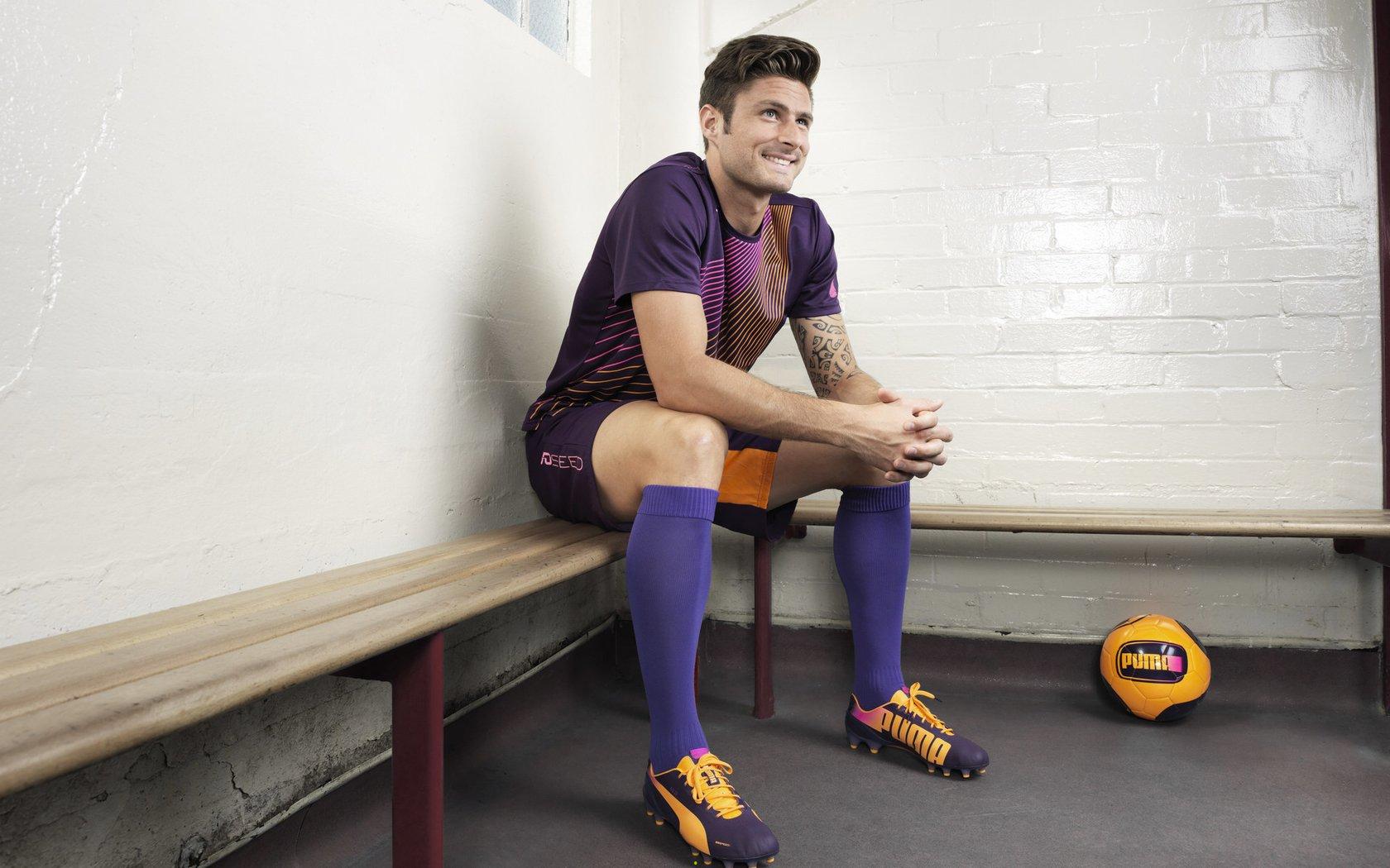 激情对决！同城德比战引爆球迷狂欢夜