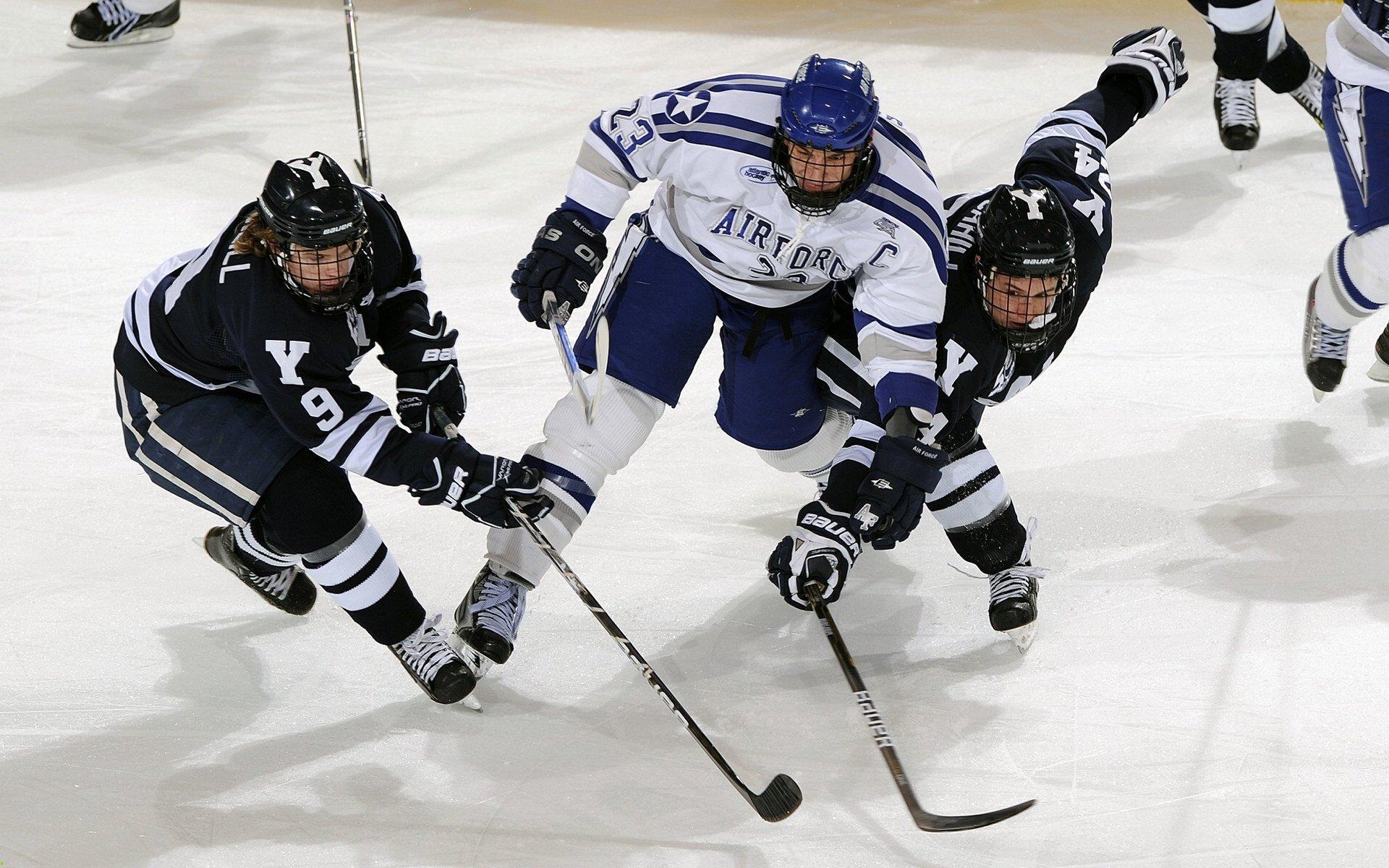 VAR判罚引发巨大争议 关键进球被吹比赛陷入混乱