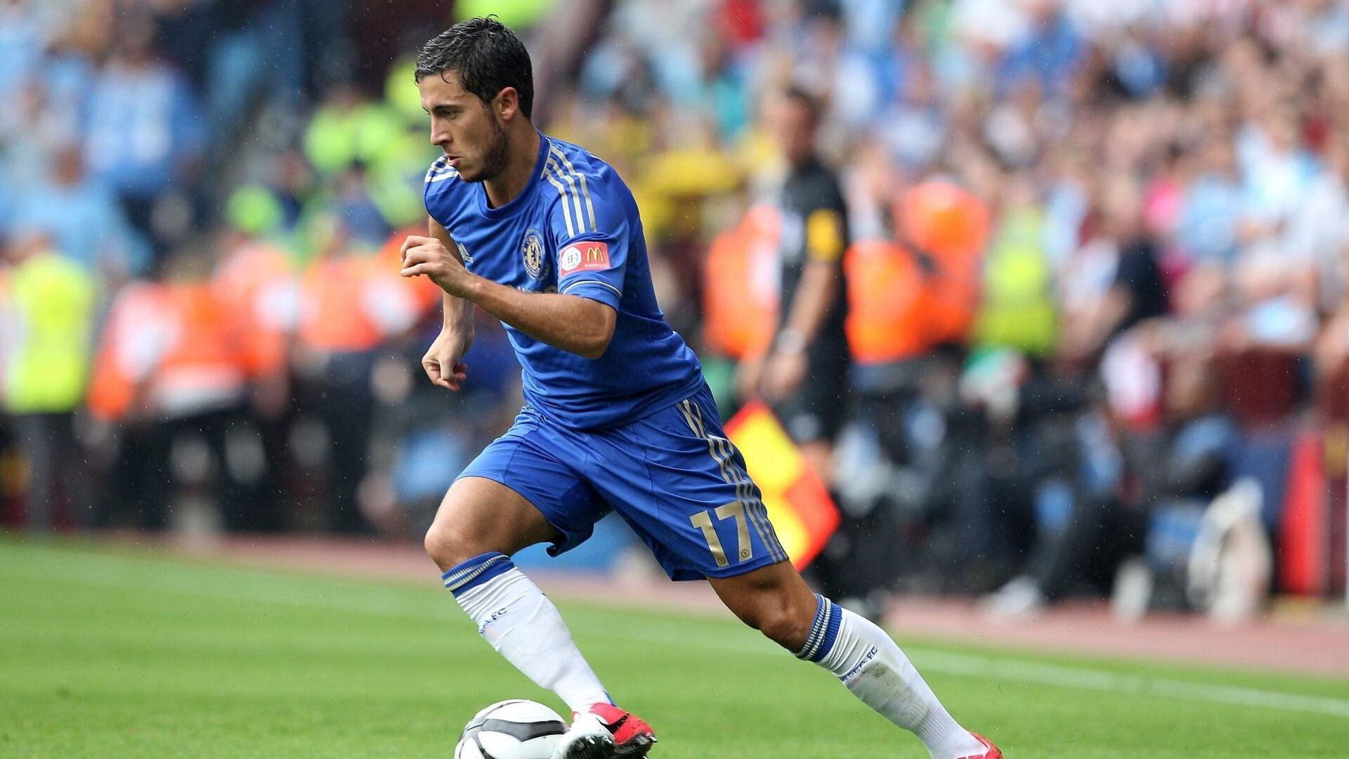 库里狂飙12记三分球 勇士主场大胜湖人